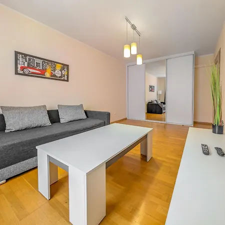 Kosciuszki Comfort Apartment By Bookinghost * Wroclaw