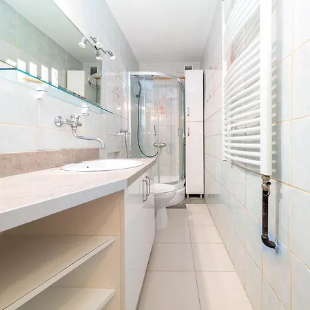 Kosciuszki Comfort Apartment By Bookinghost * Wroclaw